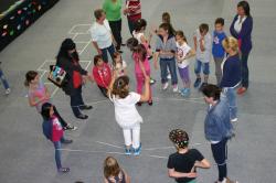Interkulturelle Schulveranstaltung, Spielen mit GroÃŸmÃ¼ttern